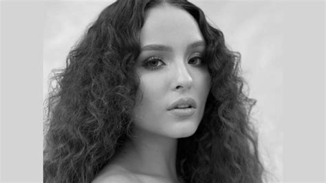 larissa manoela pelada|Larissa Manoela posa nua para campanha de consientização do .